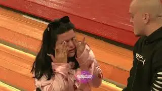 Me lot në sy Gresa mërzitet, Burimi e ngushëllon