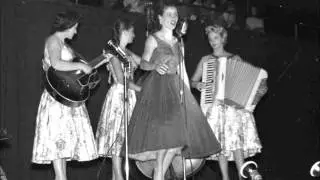 Carter Sisters-A_Feudin_and_a_Fussin_and_a_Fightin