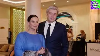 Еще моложе: 53-летняя Стриженова в трико блеснула модной косынкой на даче