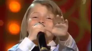 Мальчик взорвал зал, пародируя звезд!!!