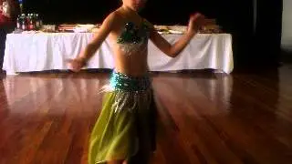apresentação solo de dança do ventre da LOHRAINE