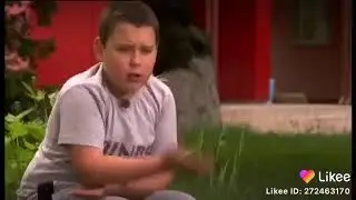 Вона соби купила шоколадку ГАДИНА!!! Посмотрите плиз