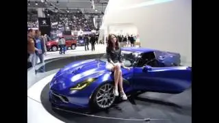 Автосалон. Автомобили. Девушки.