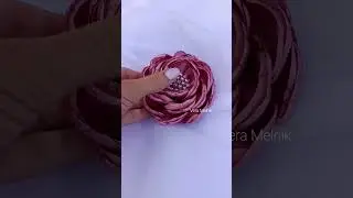 Брошь из атласных лент.МК в моей группе вк #рукоделие #цветокизлент  #творчество #bows #shorts