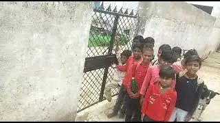 School Sahi time per Nahi khulata Hai teacher ki teacher ki laparvahi