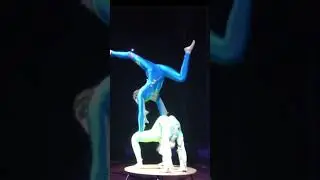 это невероятный трюк юных акробатов! 
