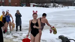 Моржи России. Купание в проруби. Череповец. Russian walruses