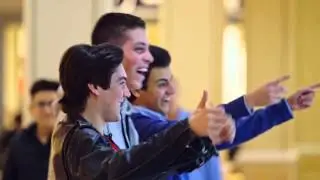 ambient marketing - Disney Characters Surprise Shoppers Disney Side Disney Parks