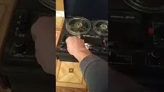 Магнитофон ,,Маяк 205,,. Винтажная вещь из СССР.