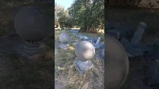 Гранитные шары в Трое