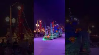 Disneyland Halloween Parade #halloween #themeparks #california