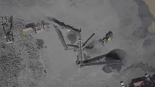Striker mobile crushing and screening train