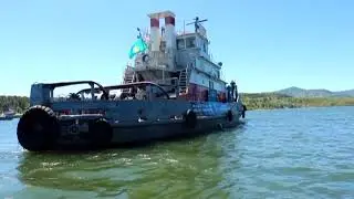 Пожарные ДЧС ВКО провели учения с участием пожарного судна "Ледокол"