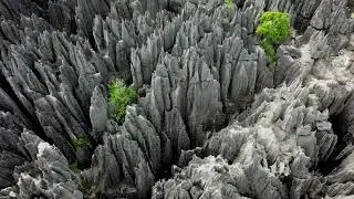 Madagascar : Flying over the Tsingy