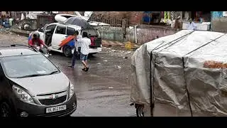 दिल्ली में बारिश से बुरा हाल, सड़कों पर भरा पानी
