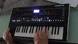 Roland Jupiter-Xm logic sequence demo