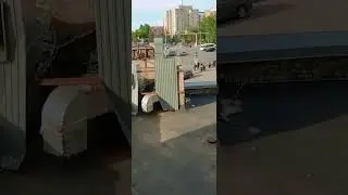 А из вашего окна Площадь Красная видна????а из моего , окна , даже, в бинокль не видна...