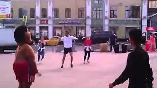 Уличные танцы на Красносельской)