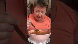 Нашла классный том ям около гостиницы 