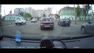 Нарушитель 91 или HYUNDAI О594КР 57 rus или езда в лобовую по встречке.