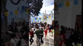 دبكه الحلوه مع موسيقى رائعه لشعب اليونان الراقي