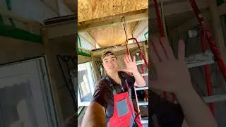Строю мини дом - Обшиваю стены ОСБ в санузле! #бытовка #стройка #минидом