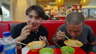Makang bakmie deng syane