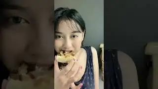 notriisaaa live sambil makan pizza 