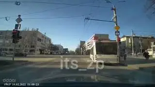Водитель запорожского автобуса грубо нарушает ПДД