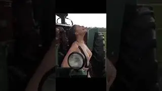 Seksi Model Yağmur Altında Muhteşem Ateşli Çekimm