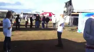 Айза ищет Гуфа