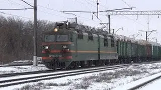 Электровоз ВЛ80С-1702 с грузовым поездом