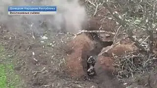18+!! ВСУ / ПОТЕРИ  Пытались взять штурмом окоп  ВС РФ. но наш пулемётчик подпусти по ближе 18+