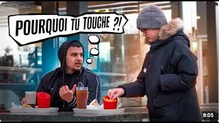ENFANT Pauvre MANGE dans L’Assiette D’INCONNUS ( Expérience Sociale )