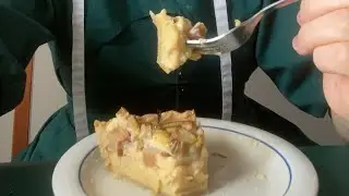 Amish Rhubarb Pie | Amish cookbook on my website https://socialsbylovina.com