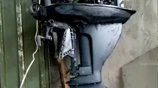 Как снять старую краску с лодочного мотора.