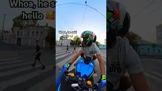 The kids are THRILLED 😍 They really wanted to be GREETED ✌️ #reaction #bikelover