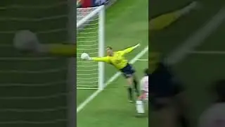 David seaman made that save 🤯