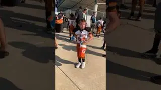 Football ￼Player Looking Out For Sissy 🏈 💪🤩 