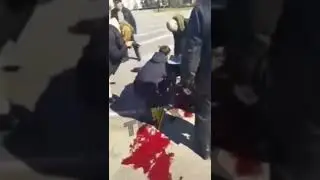 Русские обстреляли мирный митинг за Украину в Херсоне. Видео чудовищных преступлений.
