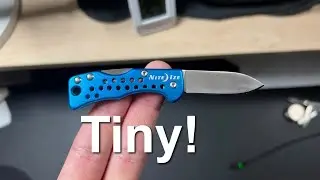 This is a cute little knife! Niteize Doohicky Keychain knife