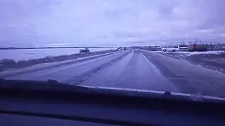 возле обуховскоко мясокомбината ,слетел в обочину автобус