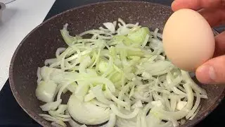 Only a few ingredients! Just add eggs to the onions. It's so delicious! Simple breakfast