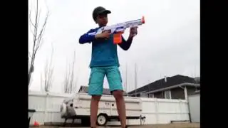 Nerf War - Bronson vs Ezzie