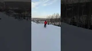 ШОК КОНТЕНТ!!! Горнолыжник провалился под снег на трассе Губахи!) 🤣 #shorts #рекомендации