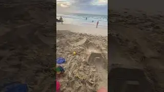 Some MASSIVE sand jumps in hawaii!! #mtb #fingerboard  #bikepark #fingerbike