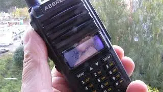 Abbree AR-F3 принимает сатком на родную антенну.