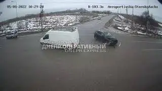 Жёсткое ДТП с перевёртышем на перекрёстке Аэропортовской и Яснополянской