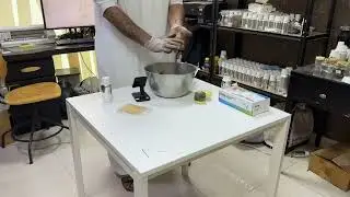 تعلم صناعة البخور الإماراتي القديم: الخطوات والمكونات لابتكار بخور فاخر