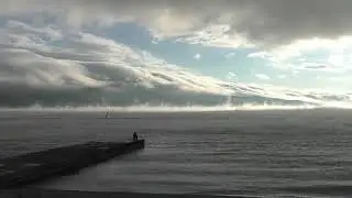 Море парит . Новороссийск.  Черное море .